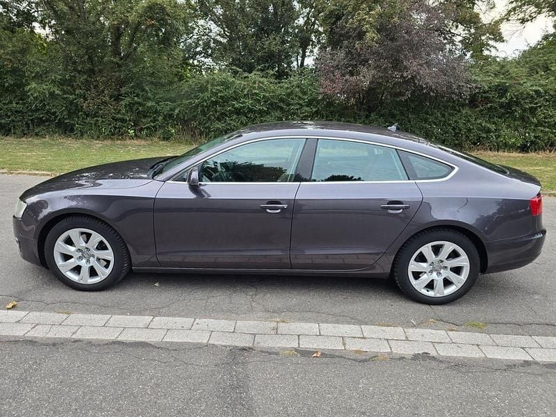 Grau Gebraucht 2011 Audi A5 Sportback Sport Limousine | 8.700 € (Fairer Preis) - Bild 1/4