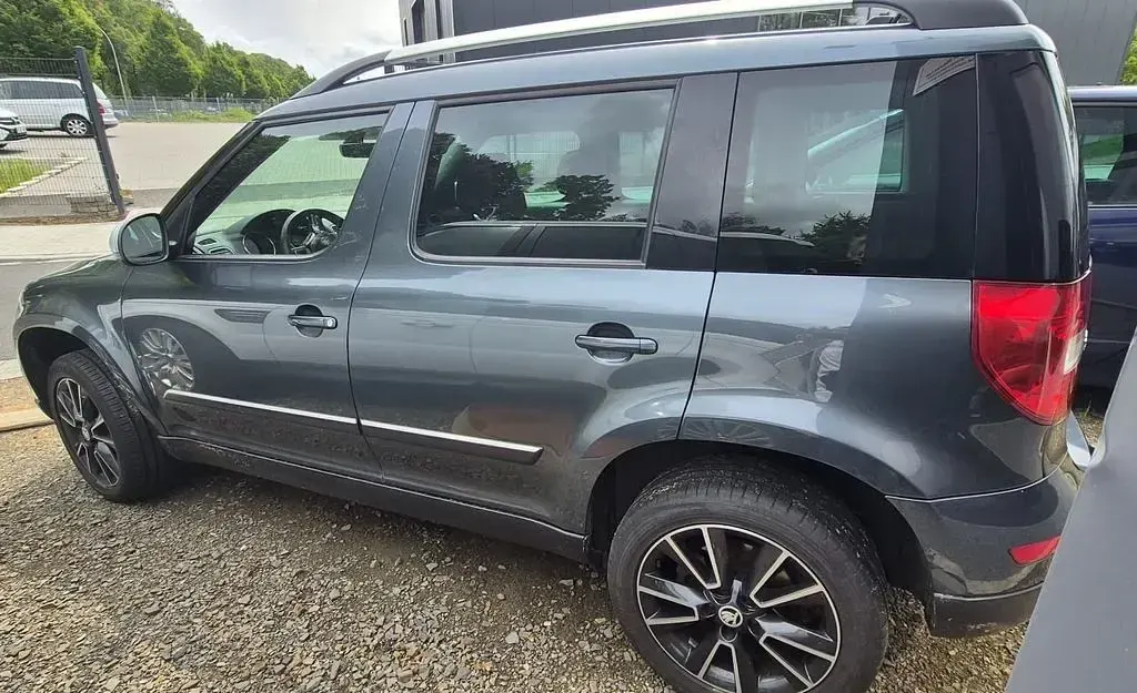 Gebraucht Skoda Yeti Ambition 150 PS (110 kW) 2016 Blau SUV