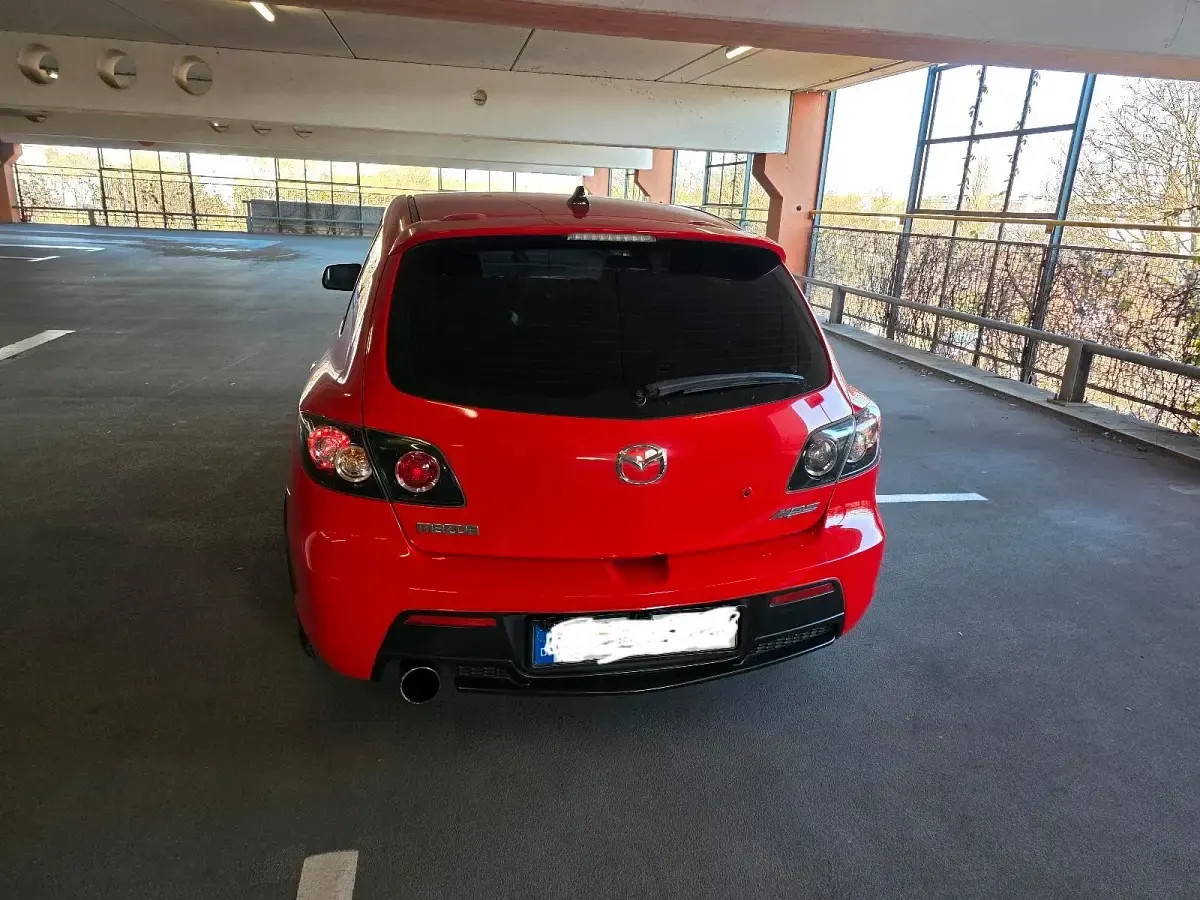 Używany Mazda 3 260 KM (191 kW) 2009 Czerwony Sedan/Limuzyna