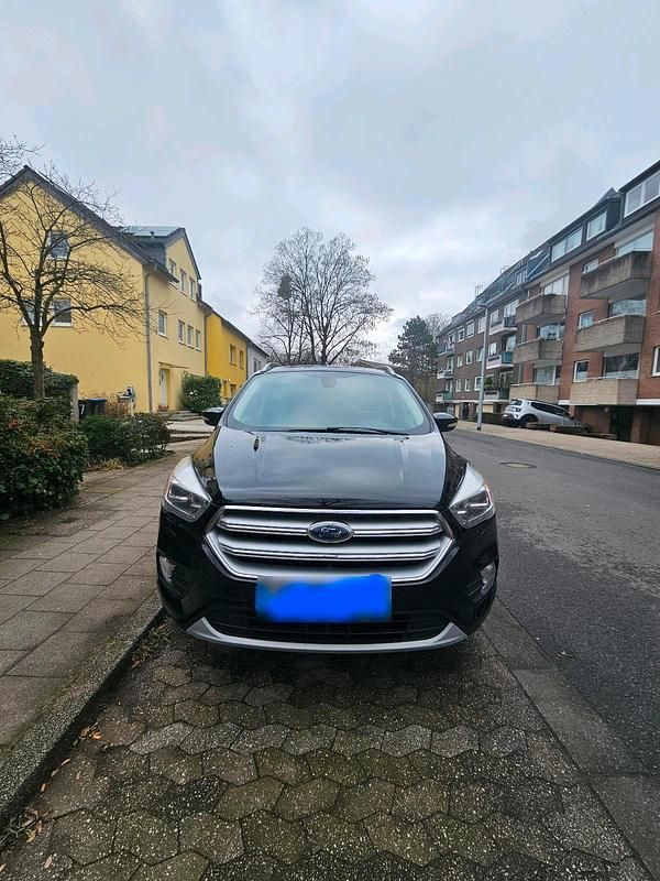 Gebraucht Ford Kuga 150 PS (110 kW) 2017 Schwarz SUV