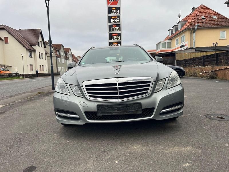 Gebraucht Mercedes E350 AMG line 231 PS (169 kW) 2010 Silber Limousine