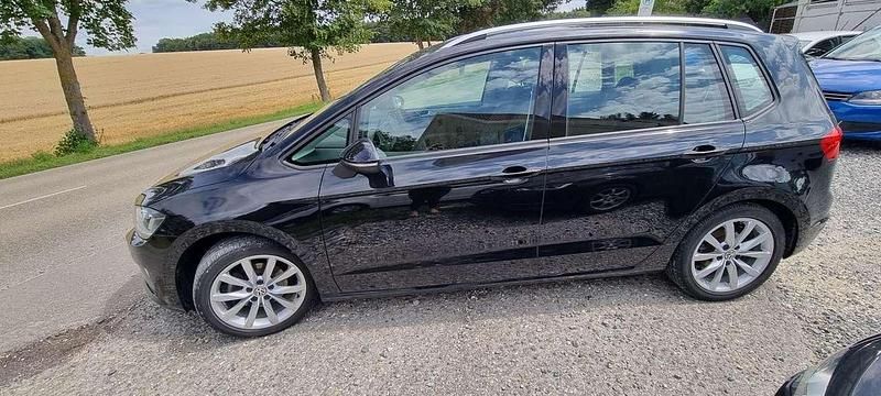 Schwarz Gebraucht 2016 VW Golf Sportsvan Comfortline Van / Kleinbus | 15.999 € (Fairer Preis) - Bild 1/4