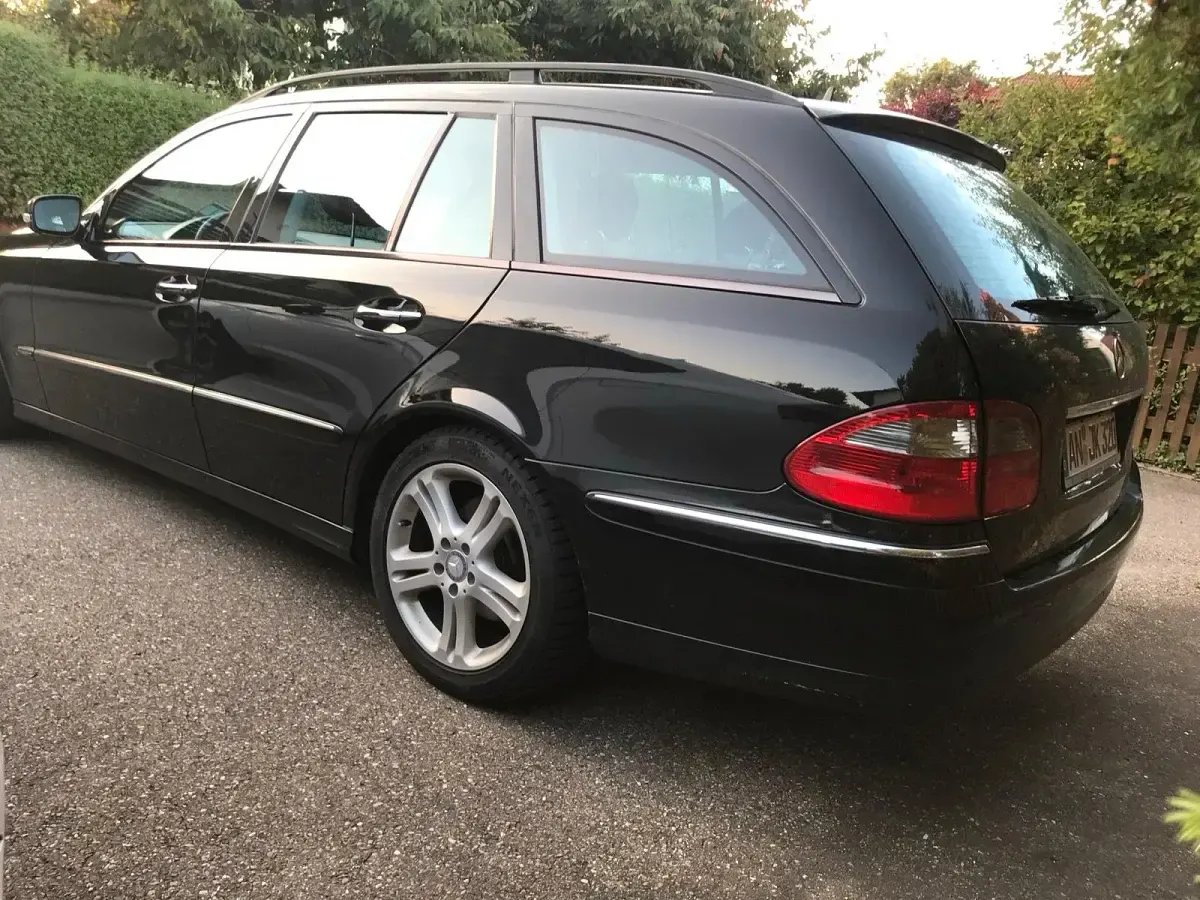 Gebraucht Mercedes E320 Avantgarde 224 PS (164 kW) 2007 Schwarz Kombi