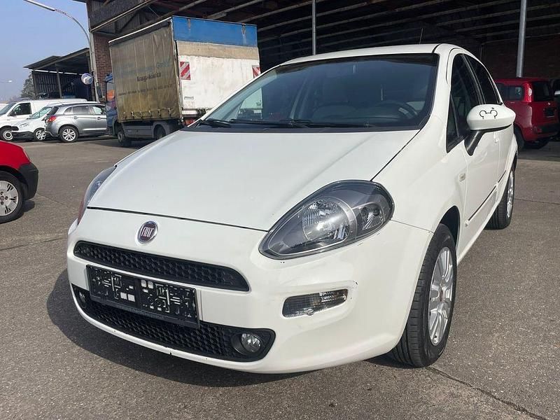 Gebraucht Fiat Punto Pop 77 PS (56 kW) 2013 Weiß Kleinwagen