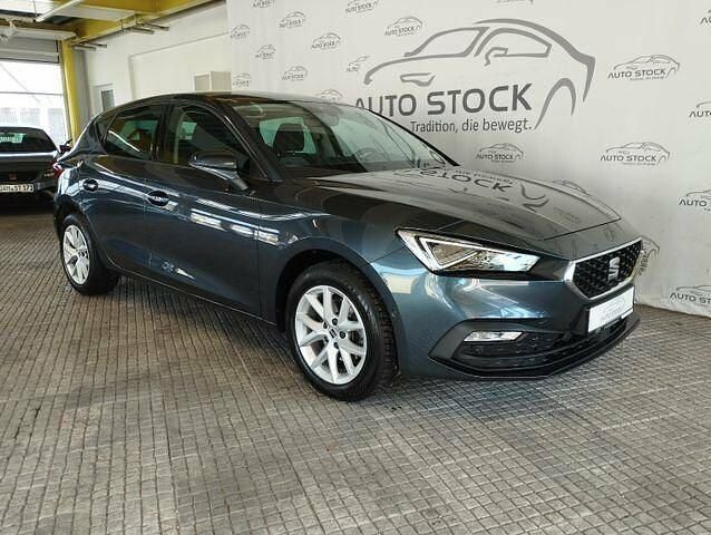 Grau Gebraucht 2020 Seat Leon Style Kleinwagen | 16.950 € (Fairer Preis) - Bild 1/2