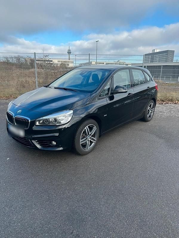 Gebraucht BMW 220 Sport Line 192 PS (141 kW) 2017 Schwarz Van / Kleinbus