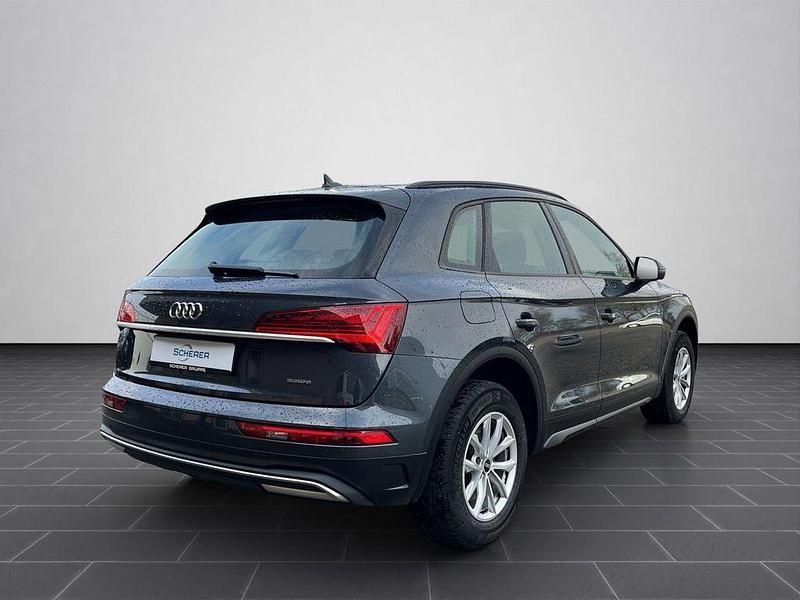 Gebraucht Audi Q5 Basis 204 PS (150 kW) 2022 Manhattangrau metallic (metallic) SUV