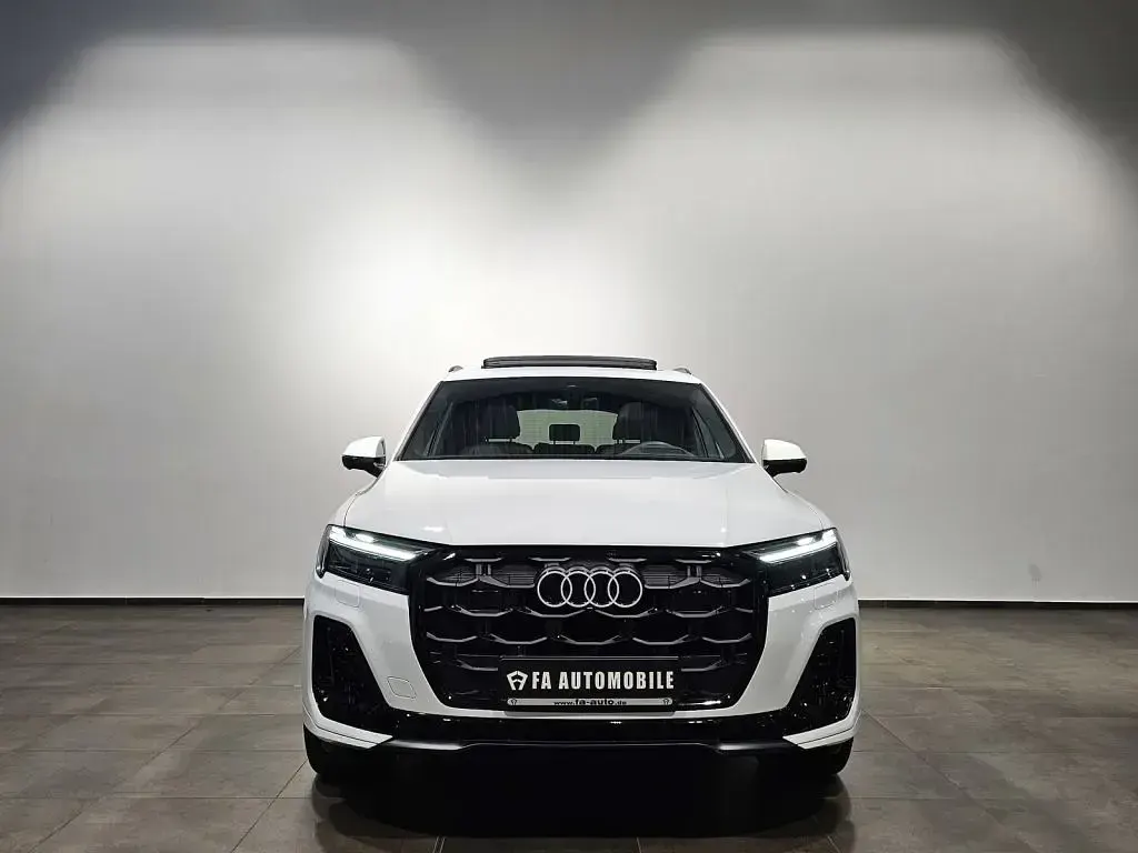 Gebraucht Audi Q7 394 PS (289 kW) 2025 Gletscherweiß metallic (metallic) SUV