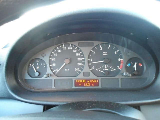 Gebraucht BMW 318 143 PS (105 kW) 2002 Silber Kombi