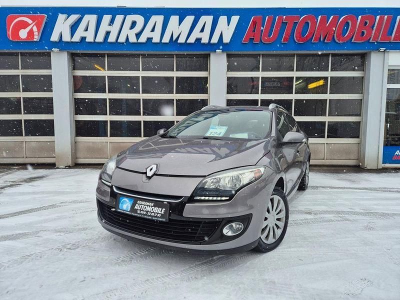 Grau Gebraucht 2013 Renault Mégane III Initiale Paris Limousine | 5.200 € (Fairer Preis) - Bild 1/4