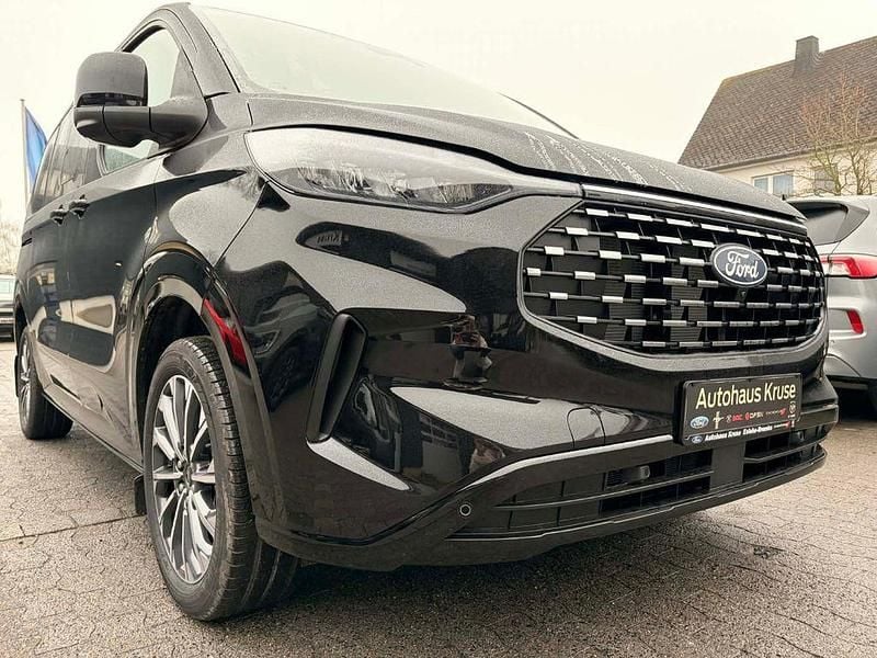 Neu Ford Tourneo 170 PS (125 kW) 2026 Schwarz Van / Kleinbus