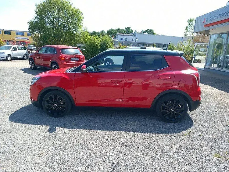 Gebraucht SsangYong Tivoli 128 PS (94 kW) 2018 Rot SUV