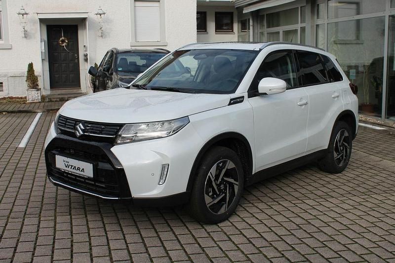 Weiß Neu 2025 Suzuki Vitara Comfort+ SUV | 25.990 € (Fairer Preis) - Bild 1/4