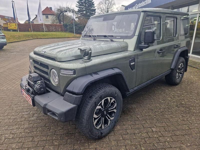 Neu BAW 212 166 PS (122 kW) 2026 Grün SUV