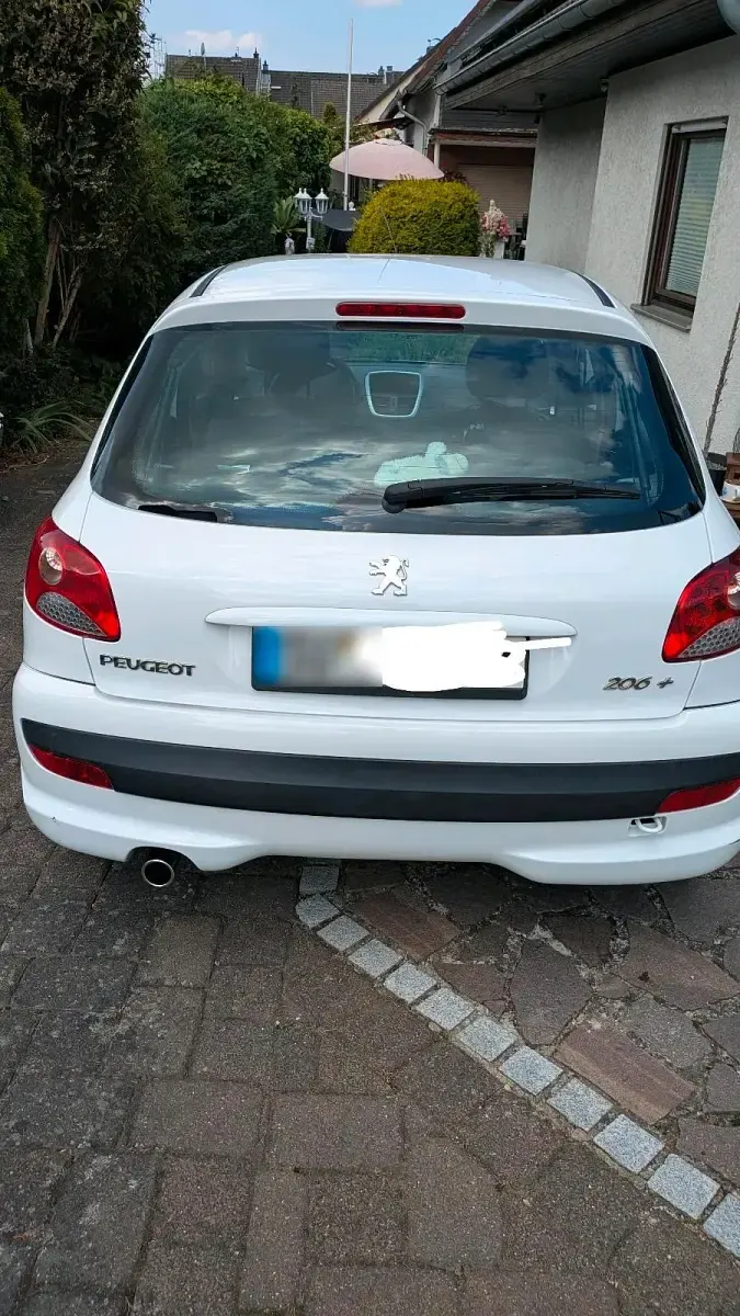 Gebraucht Peugeot 206+ 60 PS (44 kW) 2012 Weiß Kleinwagen