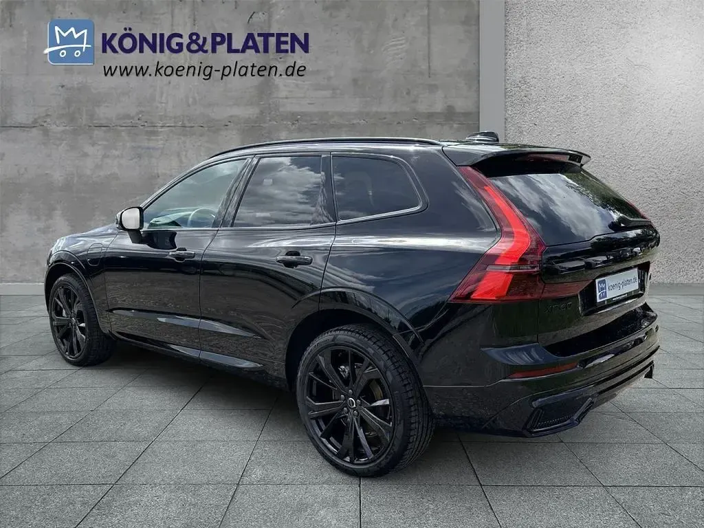 Neu Volvo XC60 Plus 349 PS (256 kW) 2026 Onyx black (schwarz) SUV