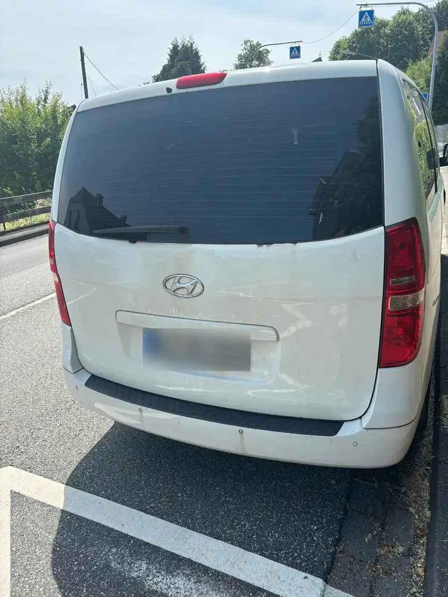 Gebraucht Hyundai H-1 170 PS (125 kW) 2011 Weiß Van / Kleinbus