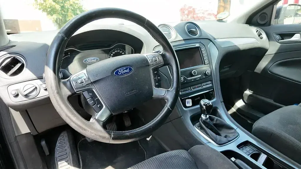 Gebraucht Ford Mondeo Titanium 160 PS (117 kW) 2011 Schwarz Limousine