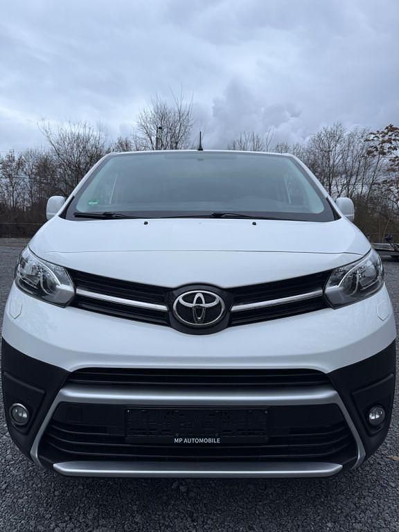 Gebraucht Toyota Proace Comfort 122 PS (89 kW) 2017 Weiß Van / Kleinbus