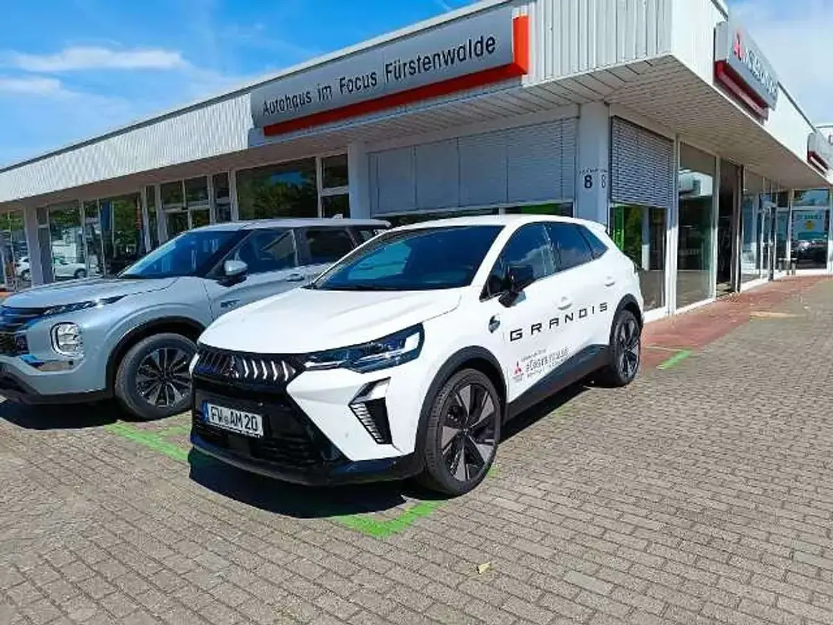 Gebraucht Mitsubishi Grandis Edition 141 PS (103 kW) 2026 Himalayaweiß SUV