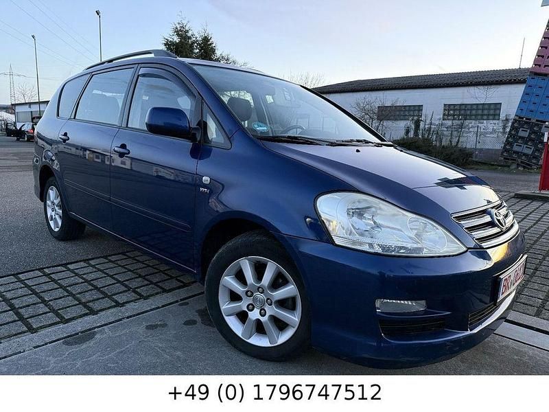 Gebraucht 2004 Toyota Avensis Verso Executive Van / Kleinbus | 4.000 € - Bild 1/4