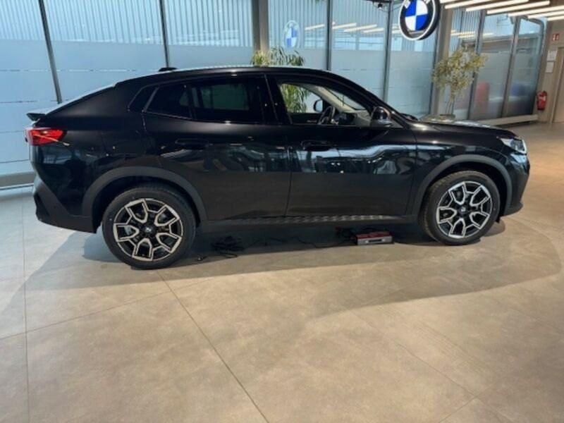 Neu BMW X2 Sport Line 150 PS (110 kW) 2025 Schwarz SUV