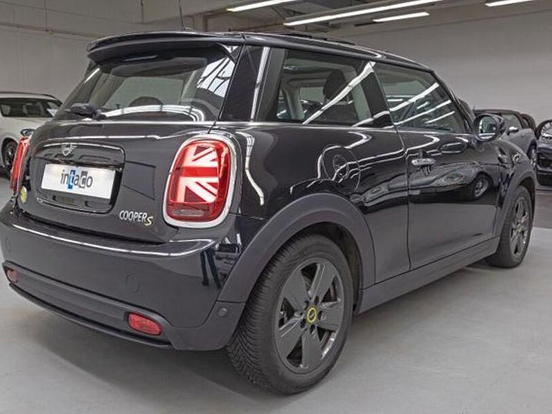 Gebraucht Mini Cooper SE Essential 135 kW (184 PS) 2022 Schwarz Kleinwagen