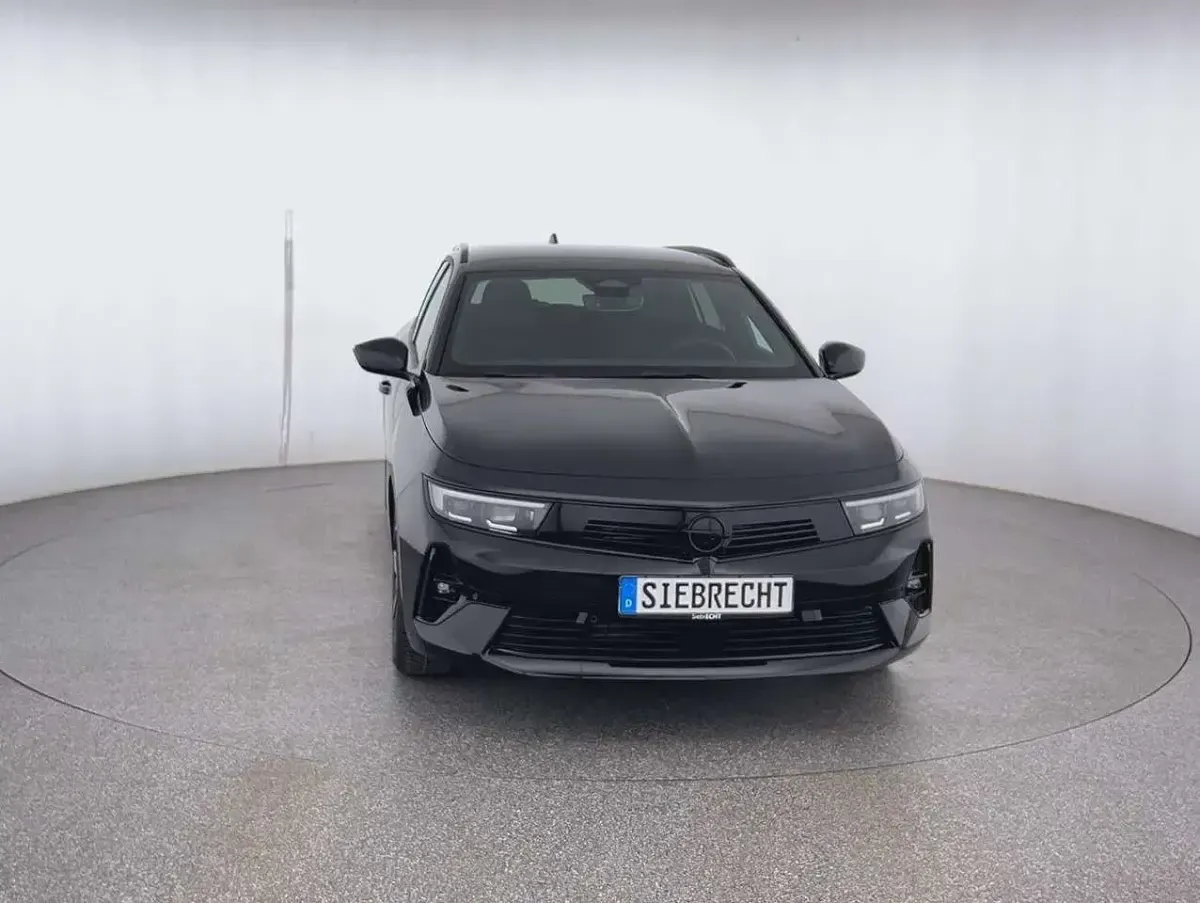 Neu Opel Astra 131 PS (96 kW) 2025 Schwarz Kombi