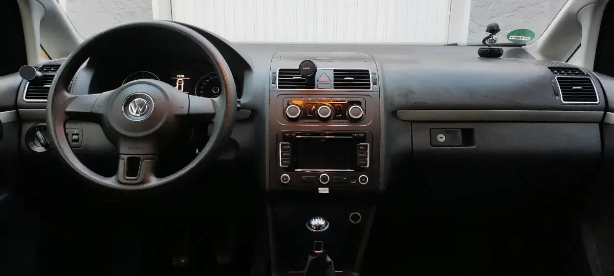 Gebraucht VW Touran 105 PS (77 kW) 2012 Schwarz Van / Kleinbus