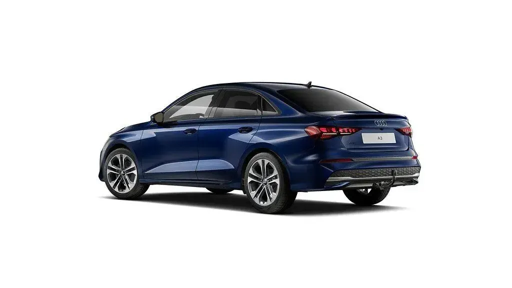 Gebraucht Audi A3 Advanced 150 PS (110 kW) 2025 Navarrablau metallic Limousine