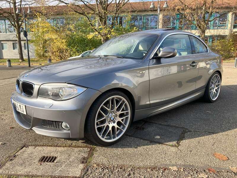 Grau Gebraucht 2011 BMW 125 Coupé M Sport Coupé | 23.499 € - Bild 1/4