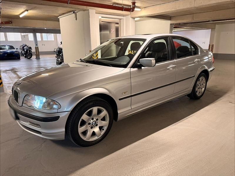 Gebraucht BMW 325 192 PS (141 kW) 2001 Silber Limousine