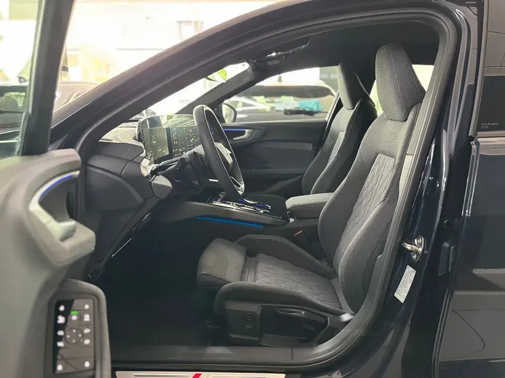 Używany Audi A5 S-Line 204 KM (150 kW) 2025 Czarny Kombi