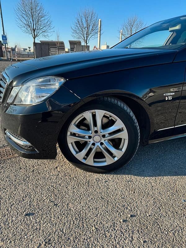 Gebraucht Mercedes E350 231 PS (169 kW) 2010 Schwarz Kombi