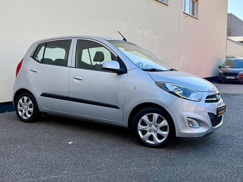 Gebraucht Hyundai i10 Style 86 PS (63 kW) 2012 Silber Kleinwagen
