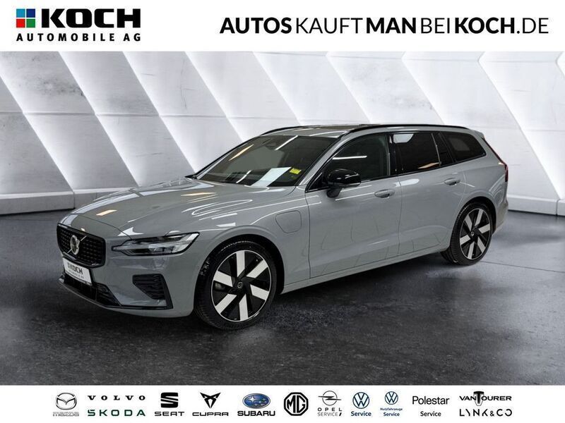 Grau Gebraucht 2024 Volvo V60 Plus Kombi | 44.880 € (Teuer) - Bild 1/4