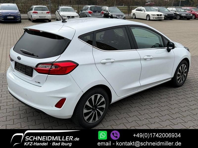 Gebraucht Ford Fiesta Titanium 125 PS (91 kW) 2022 Weiß Kleinwagen