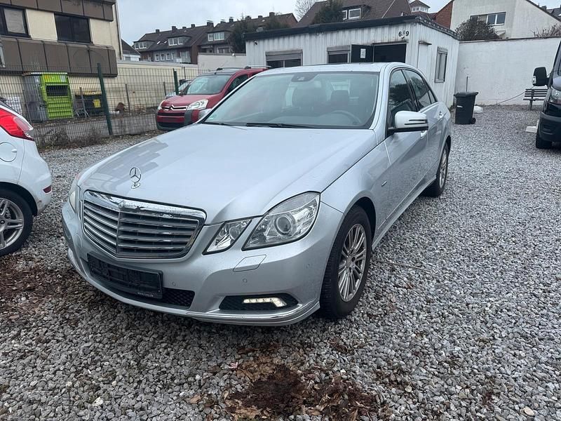 Gebraucht Mercedes E200 136 PS (100 kW) 2009 Silber Limousine