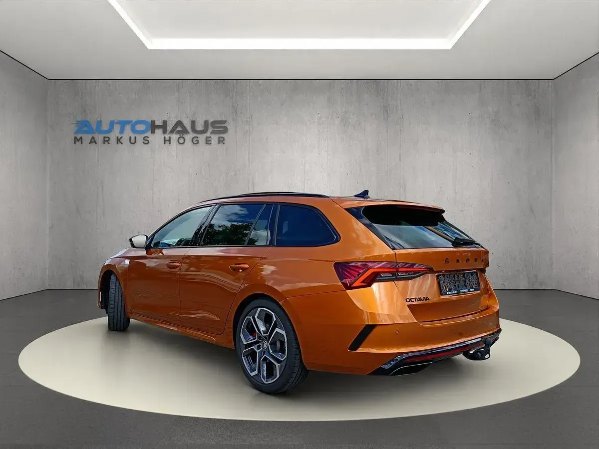 Gebraucht Skoda Octavia RS 245 PS (180 kW) 2024 Phoenix orange metallic Kombi