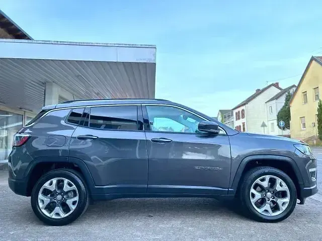 Occasion Jeep Compass Limited 170 ch (125 kW) 2018 Gris SUV