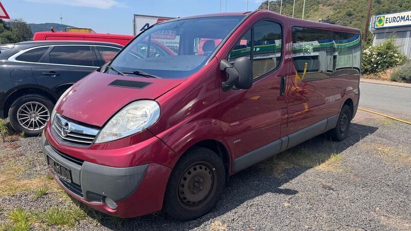 Rot Gebraucht 2008 Opel Vivaro Van | 5.900 € (Superpreis) - Bild 1/4