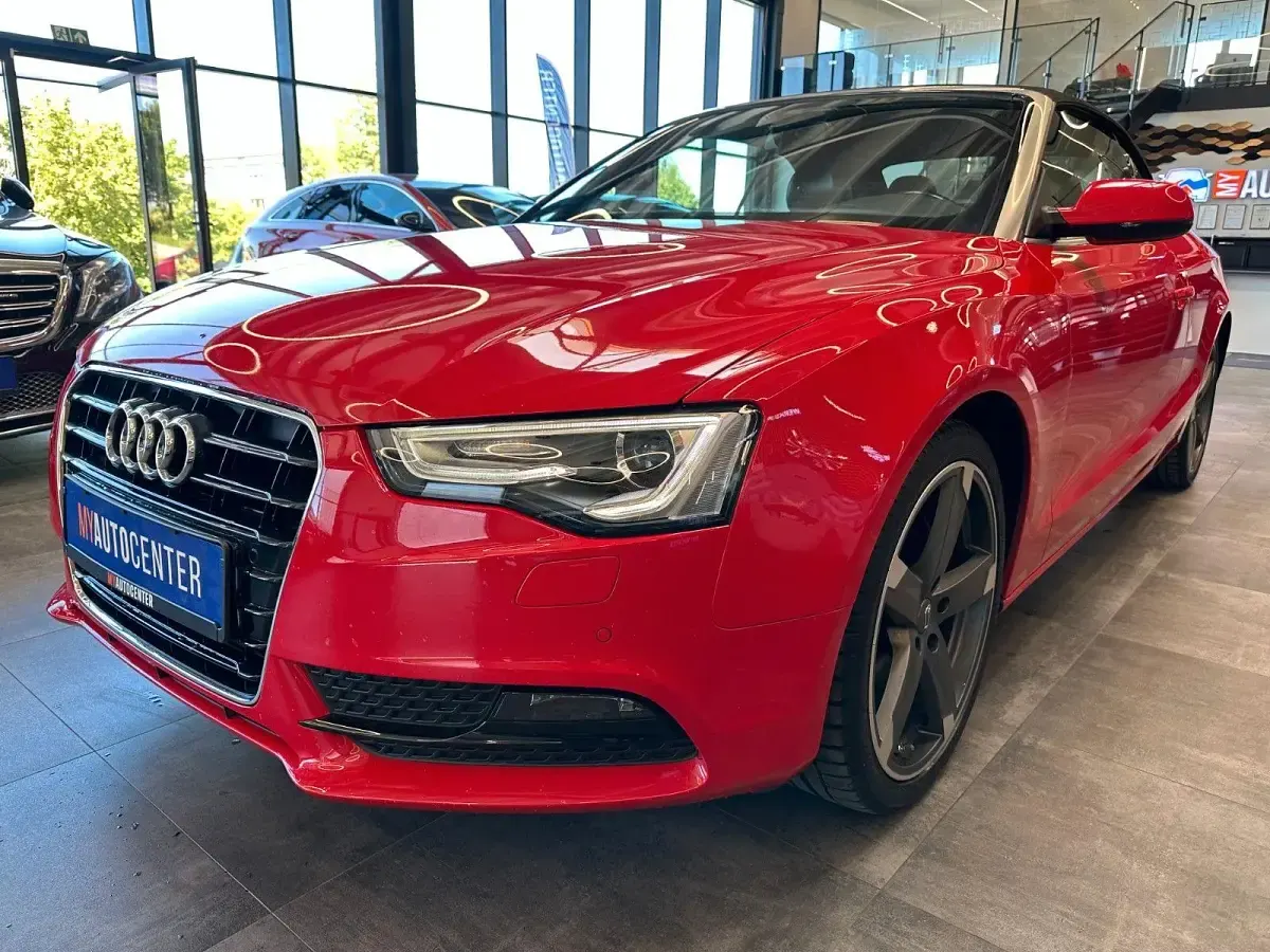 Gebraucht Audi A5 Cabriolet Ambiente 224 PS (164 kW) 2013 Rot Cabrio