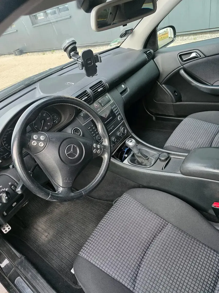 Gebraucht Mercedes C180 143 PS (105 kW) 2006 Schwarz Coupé
