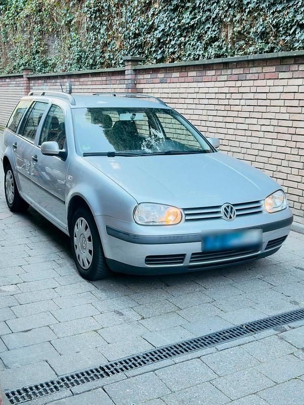 Grau Gebraucht 2001 VW Golf IV Kombi | 1.200 € (Superpreis) - Bild 1/4