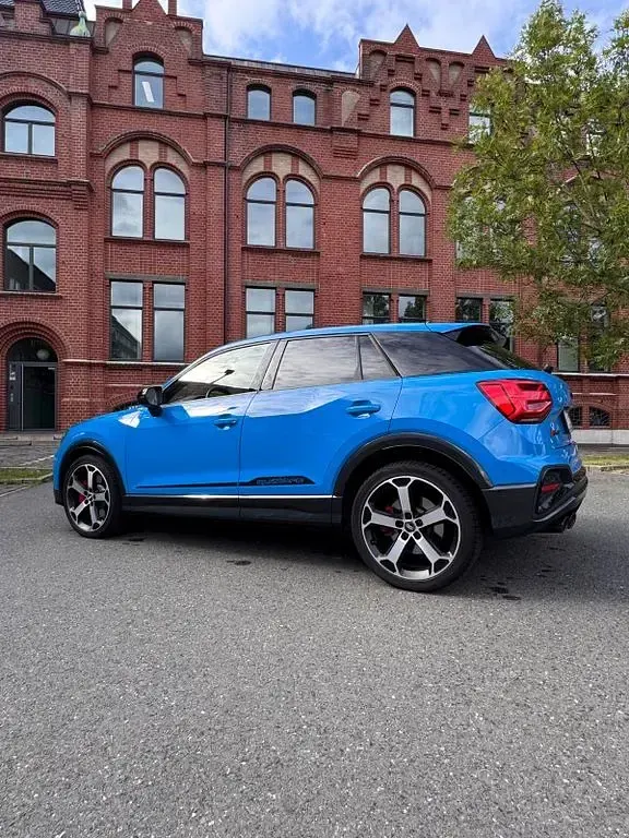 Gebraucht Audi SQ2 Sport 300 PS (220 kW) 2021 Blau SUV