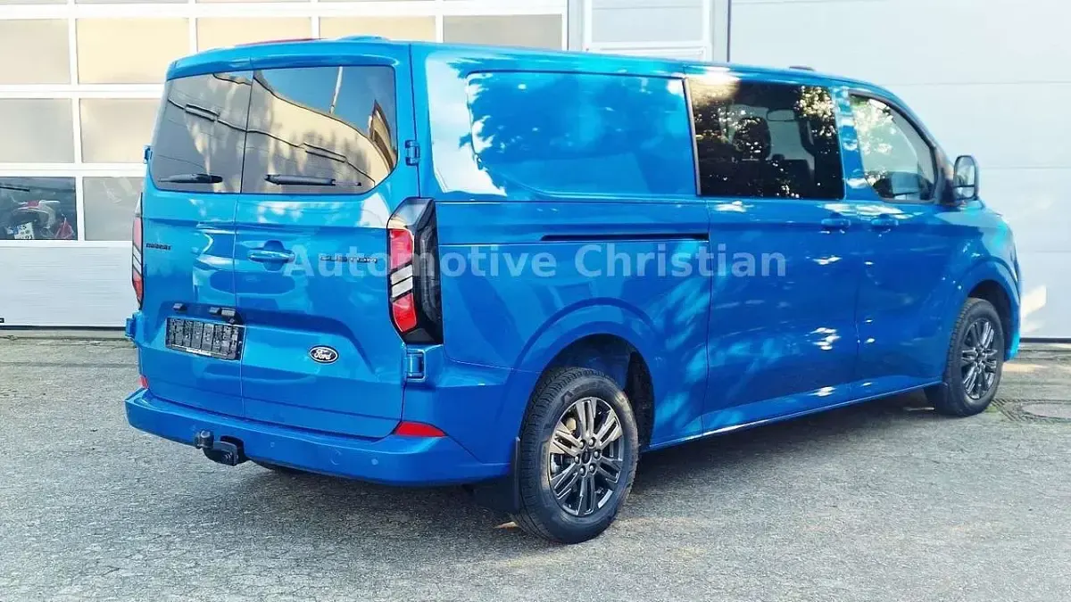 Neu Ford Transit Custom Limited 170 PS (125 kW) 2026 Digitalbluemetallic Van / Kleinbus