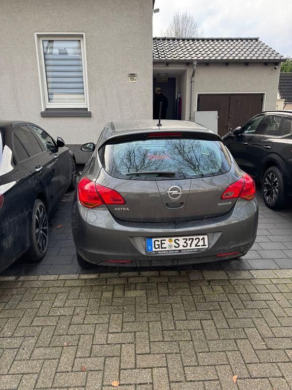 Gebraucht Opel Astra Edition 87 PS (63 kW) 2010 Grau Limousine