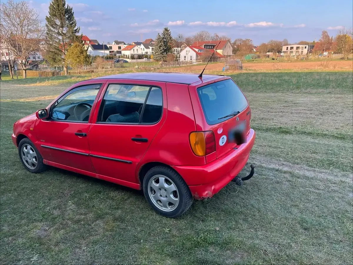 Brugt VW Polo 50 HK (36 kW) 1999 Rød Sedan