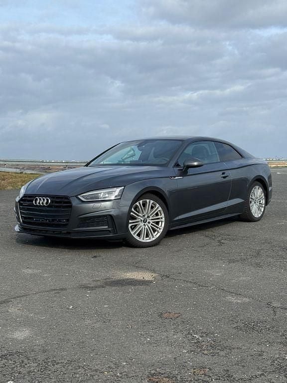 Gebraucht Audi A5 Ambiente 218 PS (160 kW) 2018 Grau Coupé