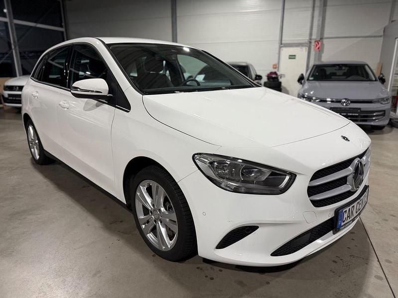 Gebraucht Mercedes E250 218 PS (160 kW) 2021 Weiß Limousine